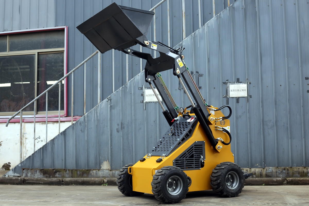 山東奔馬(SDBM)履帶式/輪胎式滑移裝載機(jī)BM380