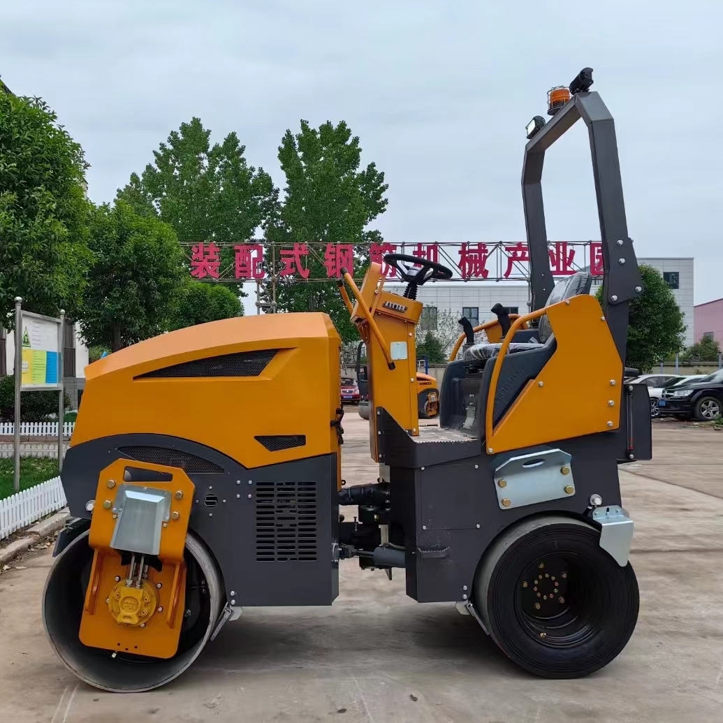 新款3.5噸前鋼后膠座駕式壓路機(jī)3500